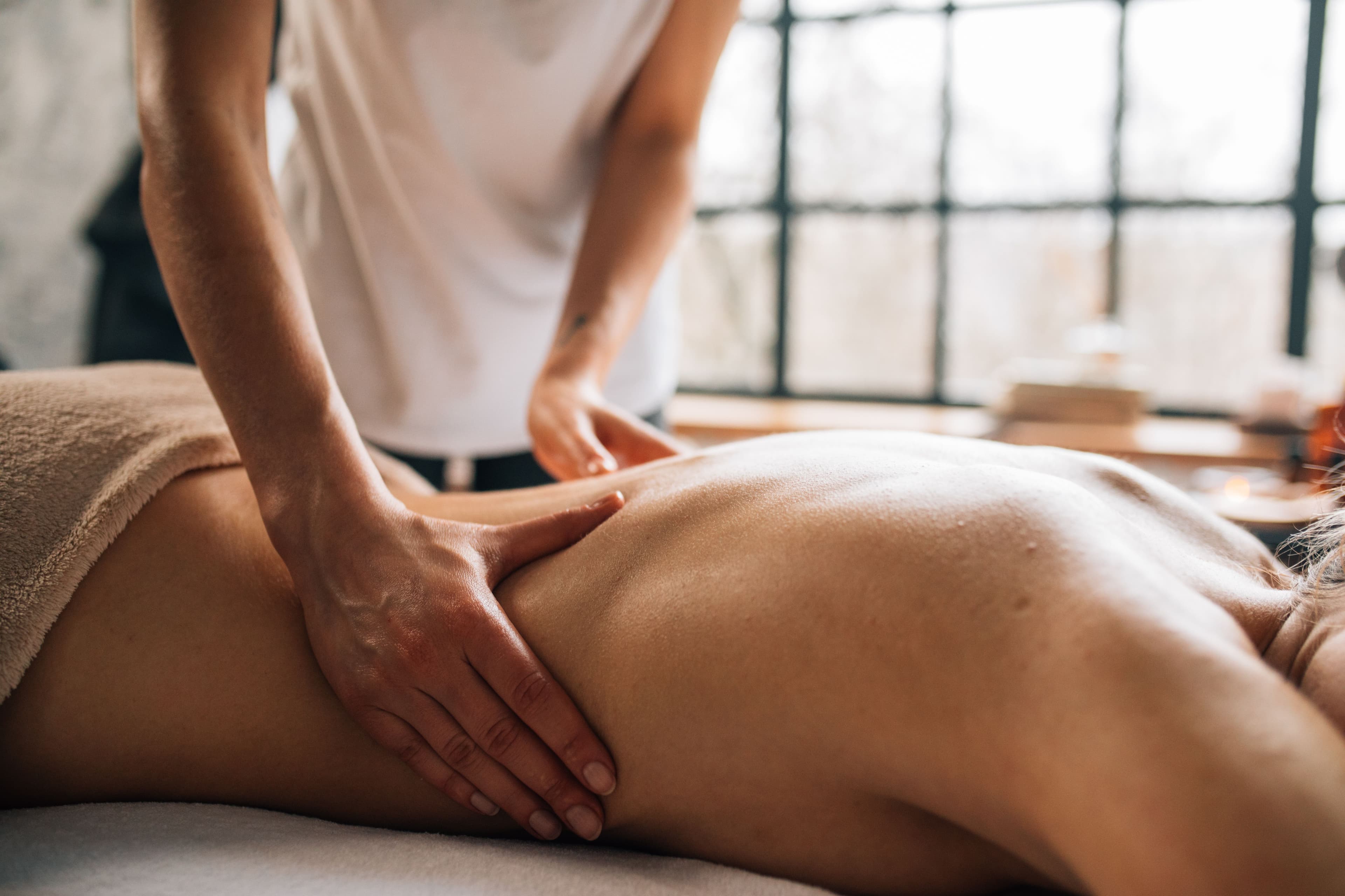 Sessão de massagem terapêutica profissional